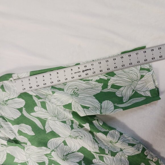 TAHARI,  1X, Linen, Green/White Floral Print Tunic Top, V Neck, Full Cut Beachy - Picture 12 of 14